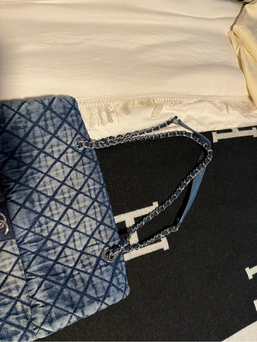 Denim quilted chain strap shoulder bag - designer inspired blue washed denim - Picture 2 of 4